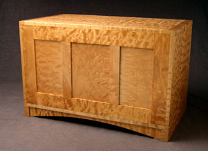Arched Apron Jewelry Box in Quilted Maple